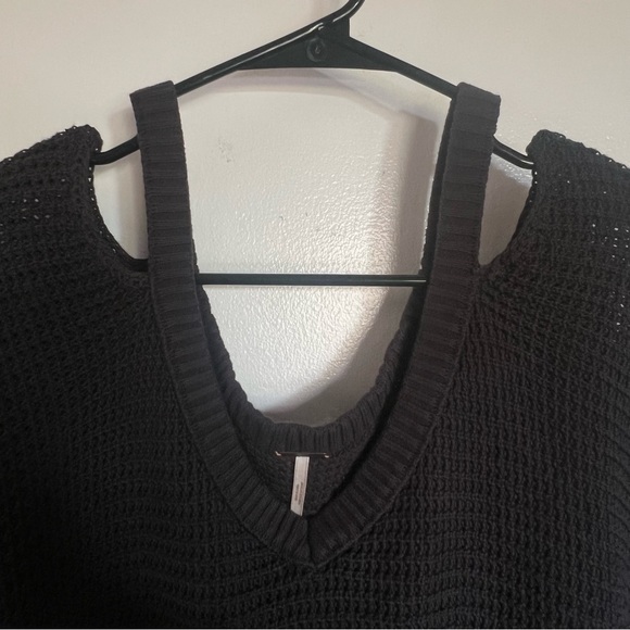 NWOT Free People Cold Shoulder Sweater Size Small - Picture 7 of 9